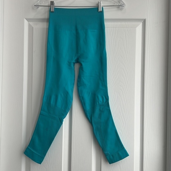Lululemon Zone Crop (21") Seamless Leggings in Peacock Blue size 4 - Picture 13 of 13